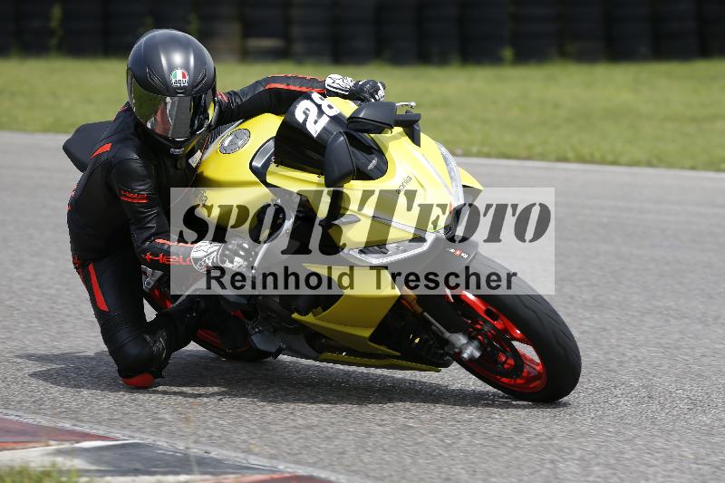 /Archiv-2024/29 12.06.2024 MOTO.CH Track Day ADR/Gruppe blau/28